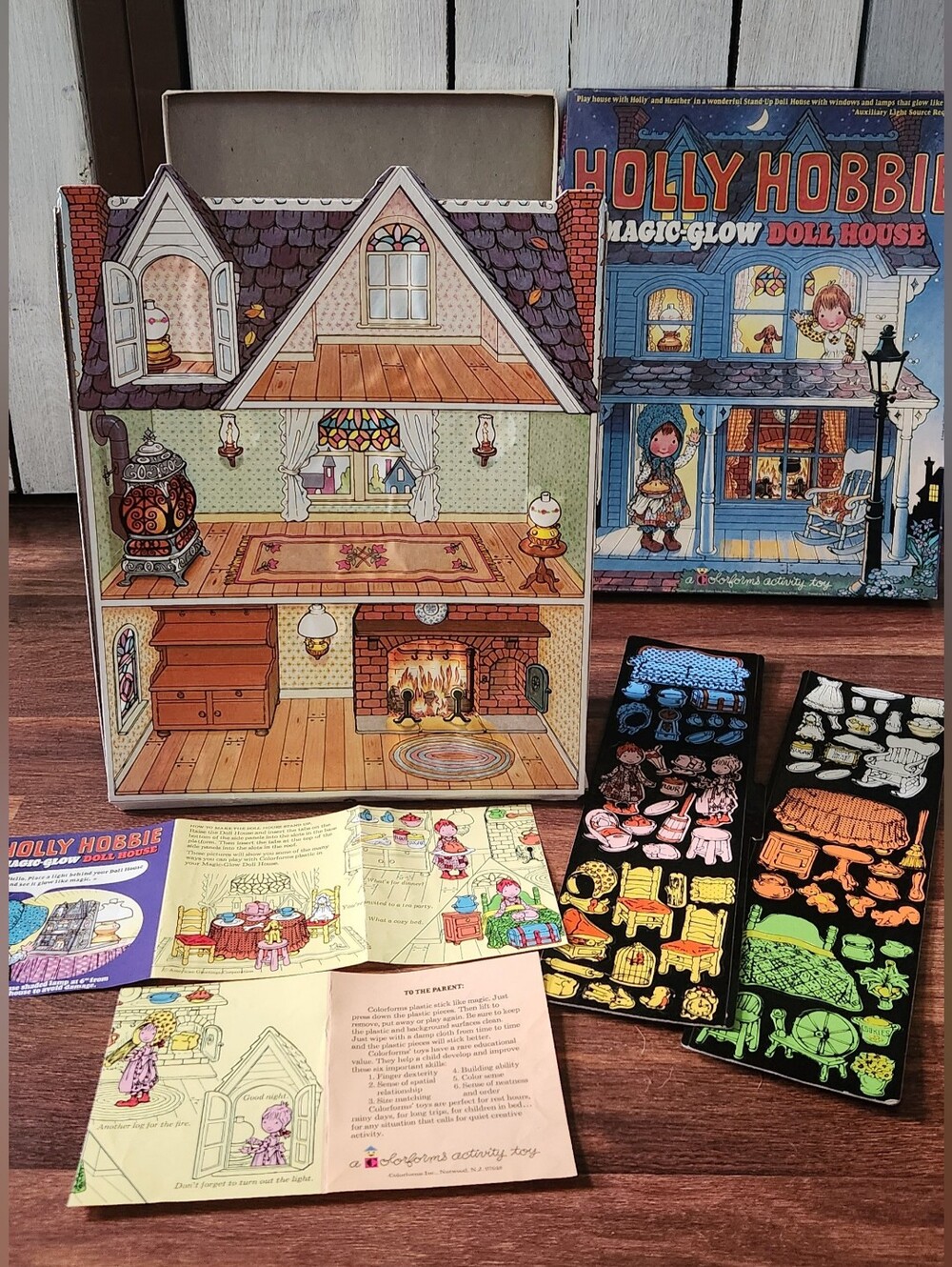 Vintage 1977 Holly Hobbie Magic-Glow Doll House Colorforms Play Set. All Pieces